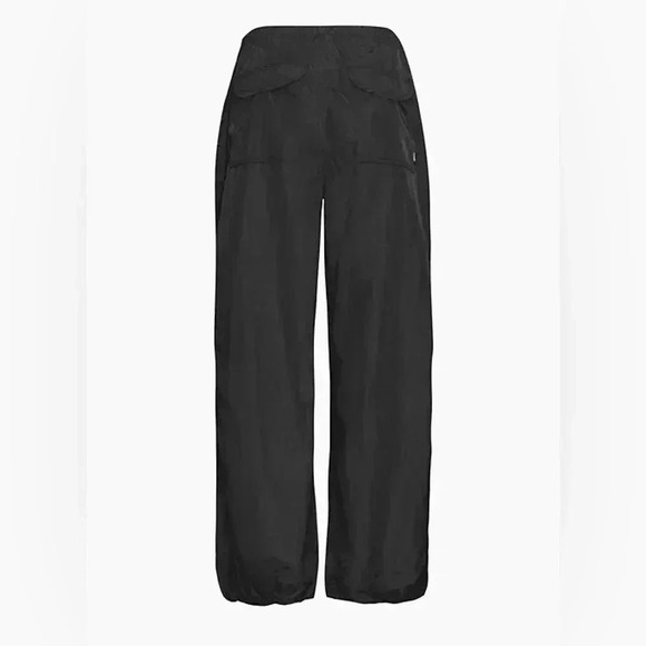 ARITZIA TNA Aviator Parachute pants size M - Picture 4 of 15